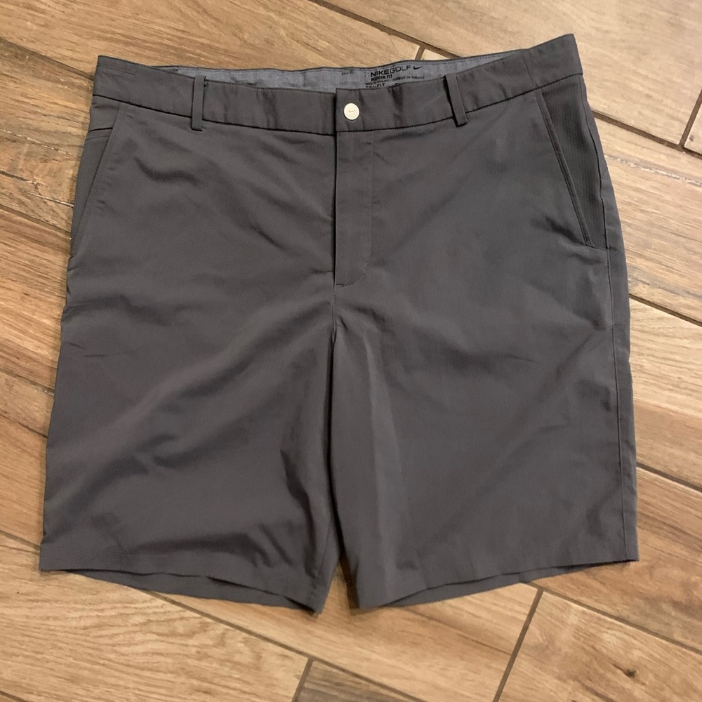 🔥 Nike Golf Shorts 🏌️‍♀️ ⛳️ 🔥
